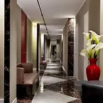 10 Keys Hotel
