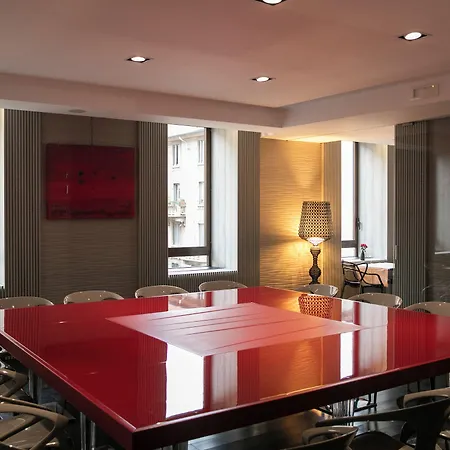 10 Keys Hotel 4*