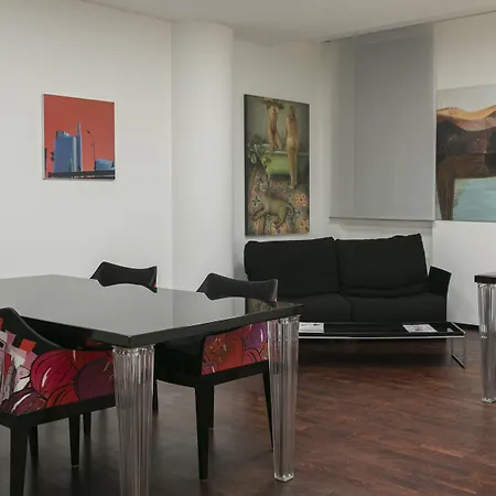 10 Keys Hotel