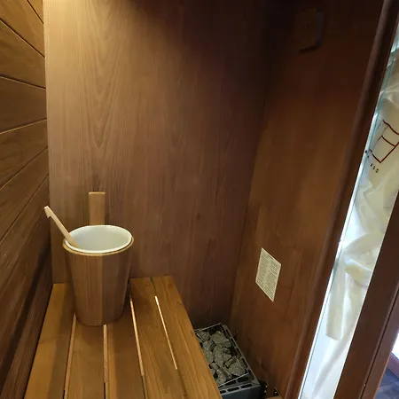 Hotel 10 Keys